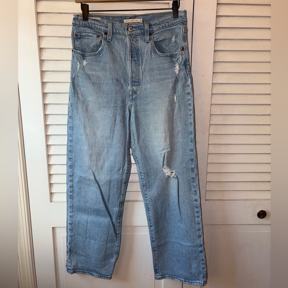Levi’s Premium Ribcage Straight Ankle Jeans Light Wash Distressed Women’s 30 - Picture 2 of 8